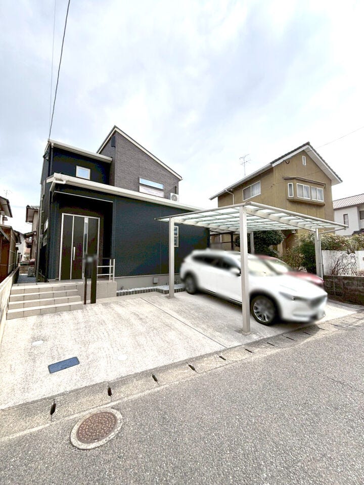 小倉南区葛原東 令和2年築の築浅中古戸建て♪なかやしき施工の注文住宅♪駐車場3台分♪買物便利な立地♪