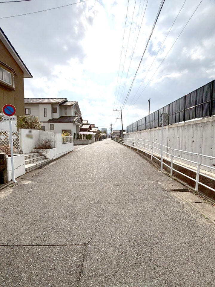 小倉南区葛原東 令和2年築の築浅中古戸建て♪なかやしき施工の注文住宅♪駐車場3台分♪買物便利な立地♪
