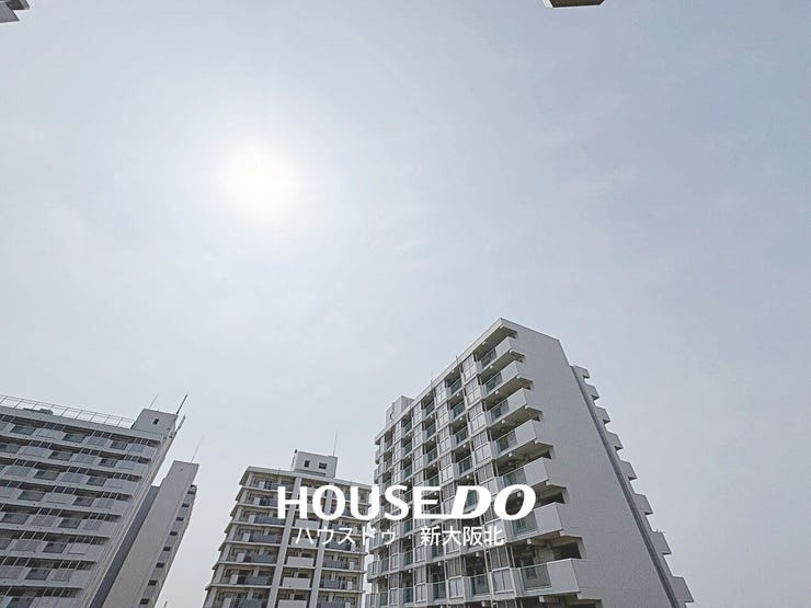 ■目の前を遮る建物がないため、自然の光がしっかりと差し込む気持ちの良いバルコニーです♪