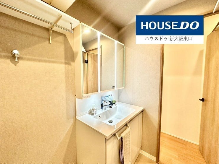 洗面台は全面が鏡もハイグレードタイプ
鏡の裏が収納となっていいるので、お荷物たくさん格納できます。