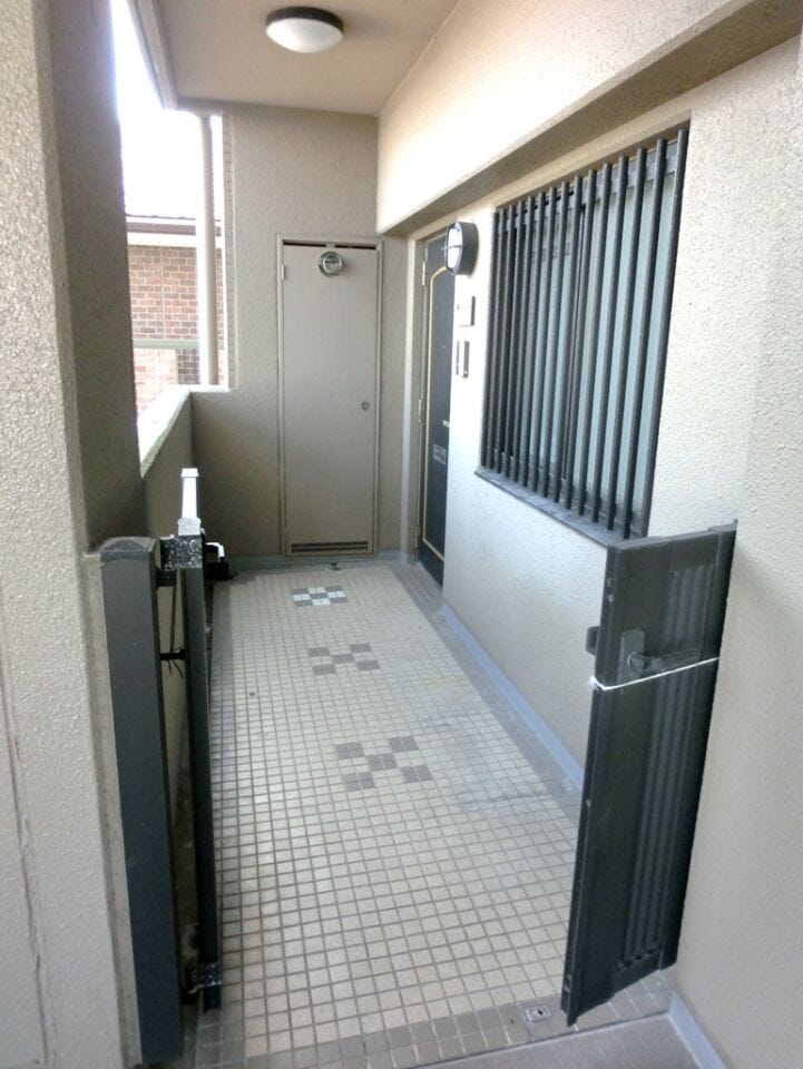 【玄関】プライベートポーチの為、置き配にも便利な空間