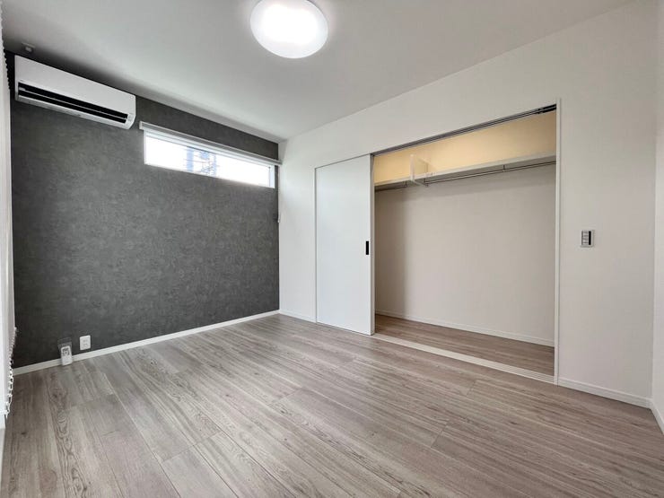 ■2階6.2帖洋室■寝室、書斎、趣味の部屋。家族の成長やライフスタイルに合わせ、様々な使い方ができる快適な空間です。