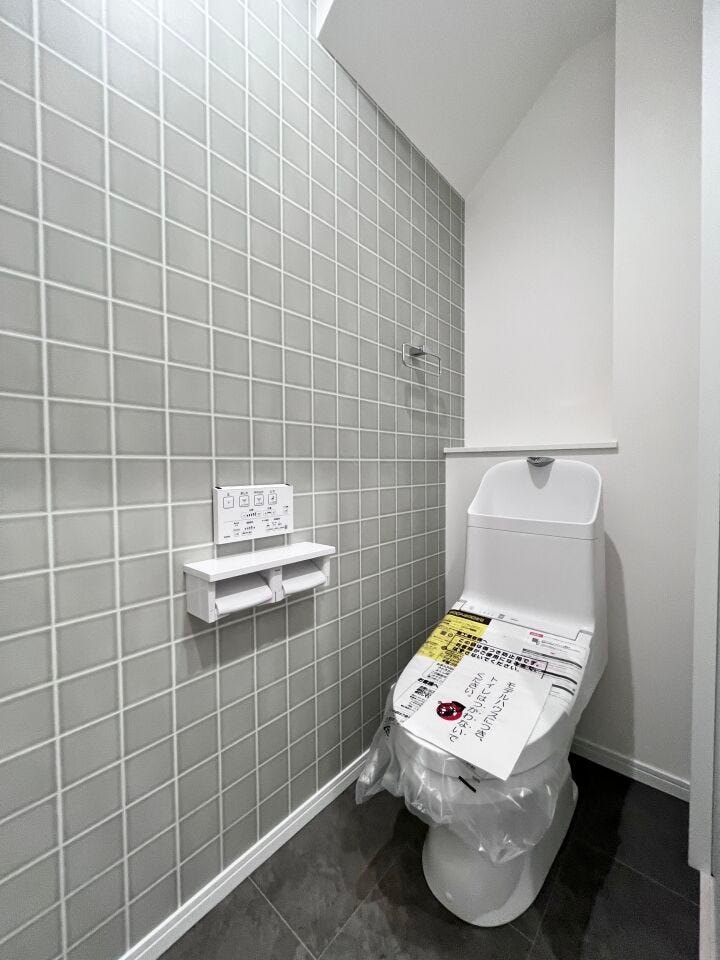 ■一人になれる安らぎの場所■清潔さと静けさを両立した空間。心落ち着くひとときを過ごせる、プライベートなレストルームです。