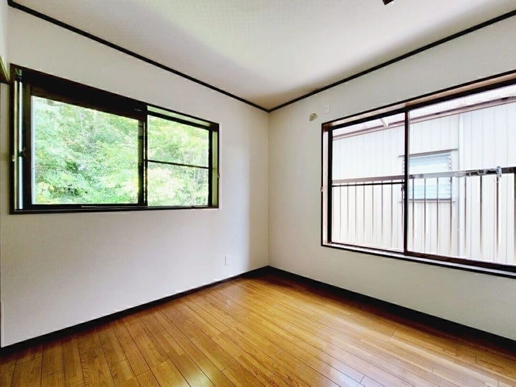 二面採光で、風通しが良く、一年を通して快適に過ごせます。