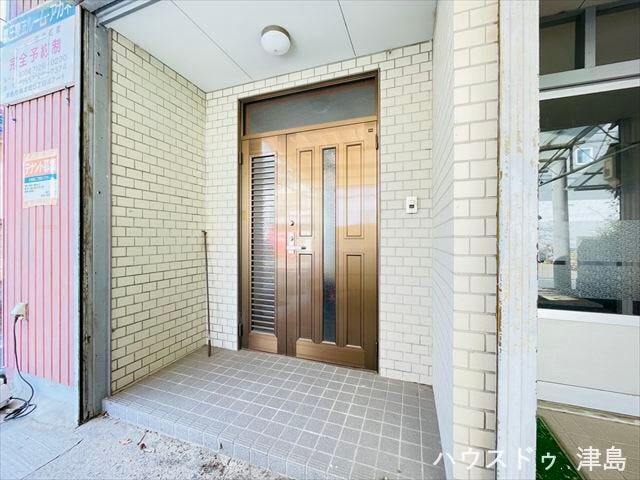 雨の日もぬれずに傘をさすことができます。