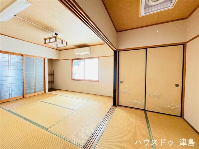 3帖和室側から撮影。和室2部屋は続き間となっています。ふすまを閉めれば各々空間としてお使いいただけます。