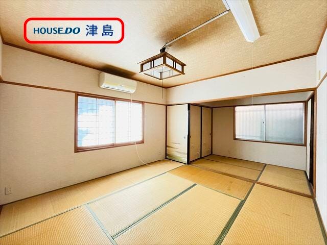 8帖和室。茶道教室やお茶会をするのにぴったりの広さです。明るく落ち着いた空間です。