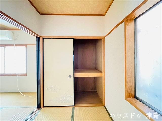 3帖和室収納。和室の収納は奥行きがあるので、お布団や座布団などのかさばる物の収納に。収納グッズを使って空間を有効活用して収納スペースを増やすこともできます。