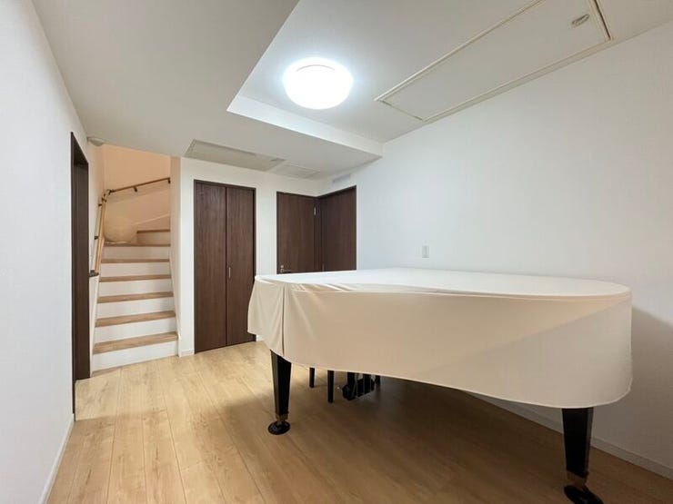 2階ホールは、書斎、趣味、室内干しなど多用途に使える便利なスペースです