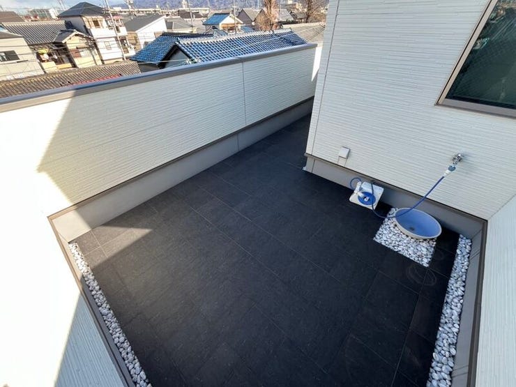 開放的な青空リビング付き!水道スペースを設けているので洗い場として便利にご利用いただけます