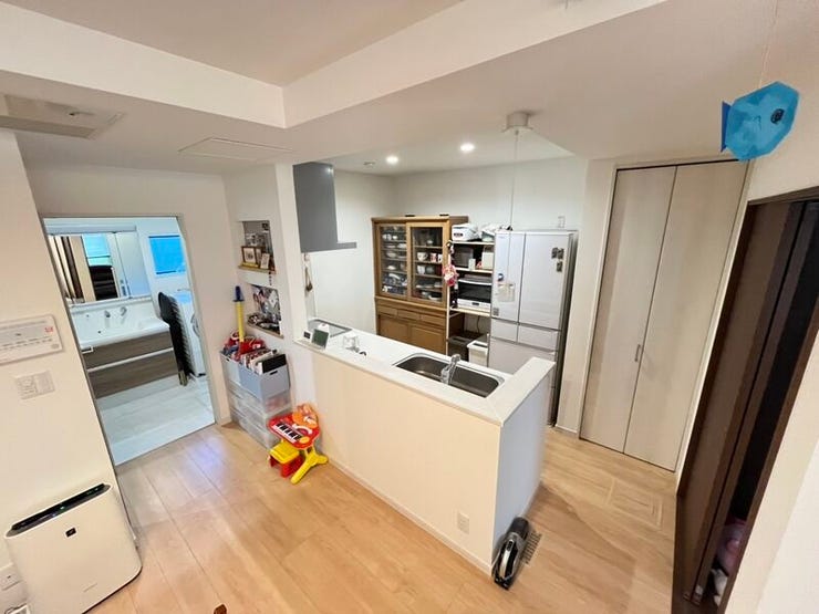 階段がリビングにあるので小さなお子様やお年寄りの階段の上り下りを見守れます