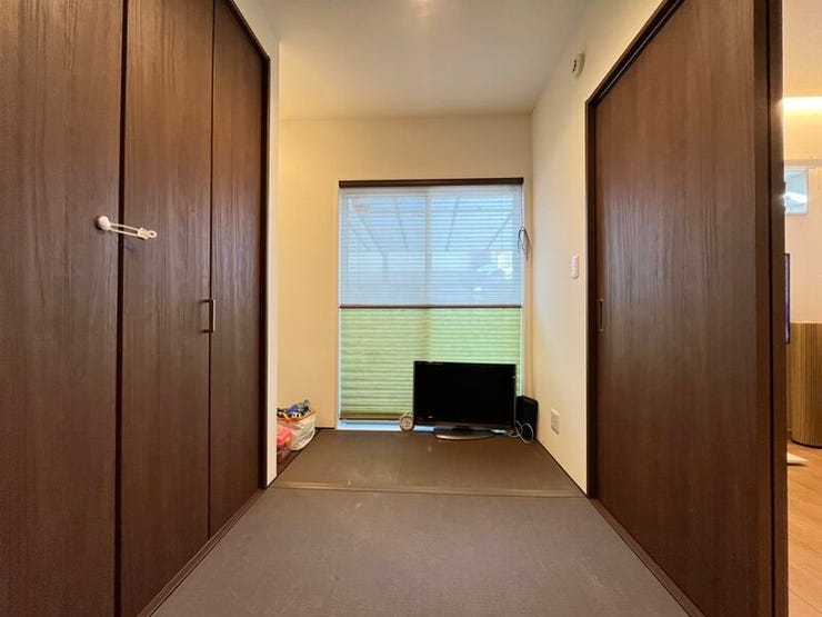 和室には収納もありキッズスペースとしても最適です。すぐ横になれるスペースがあるのは長く住む上では重要ポイントかもしれません。