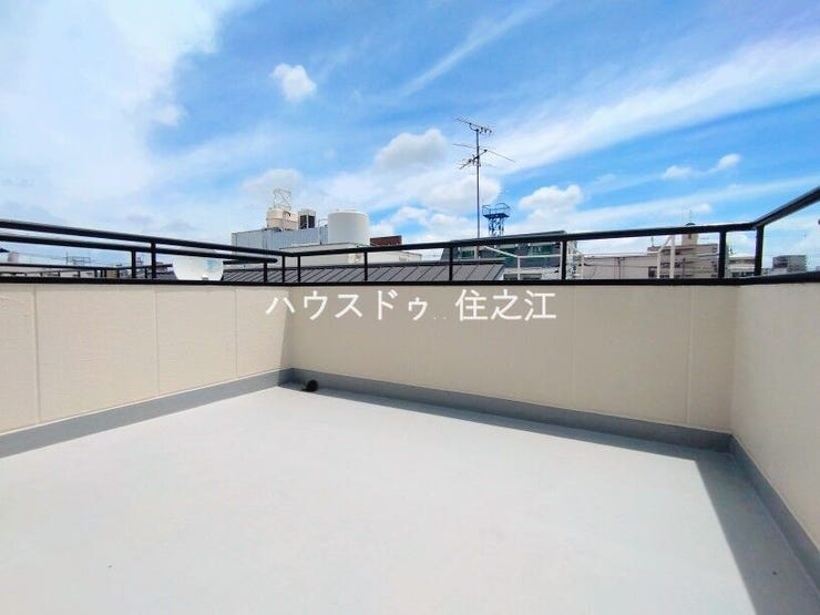 広々としたバルコニーです