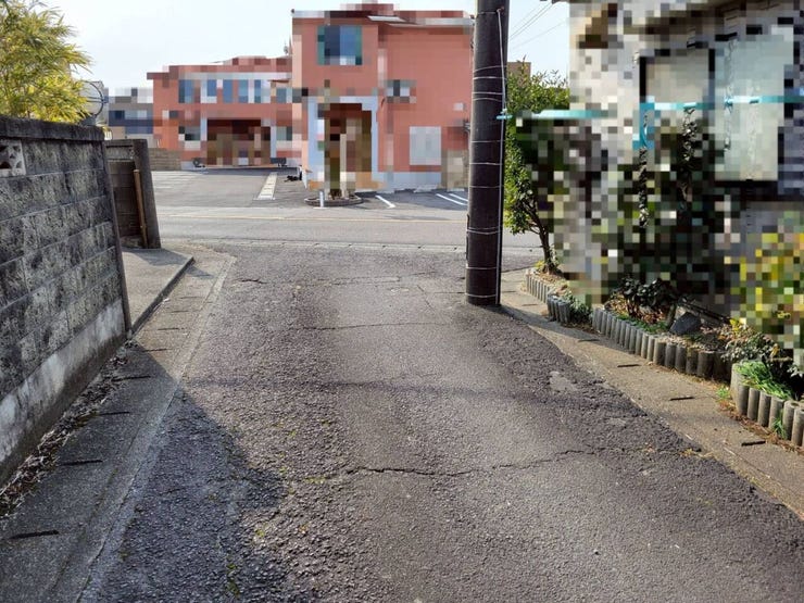 西側前面道路 南方面
