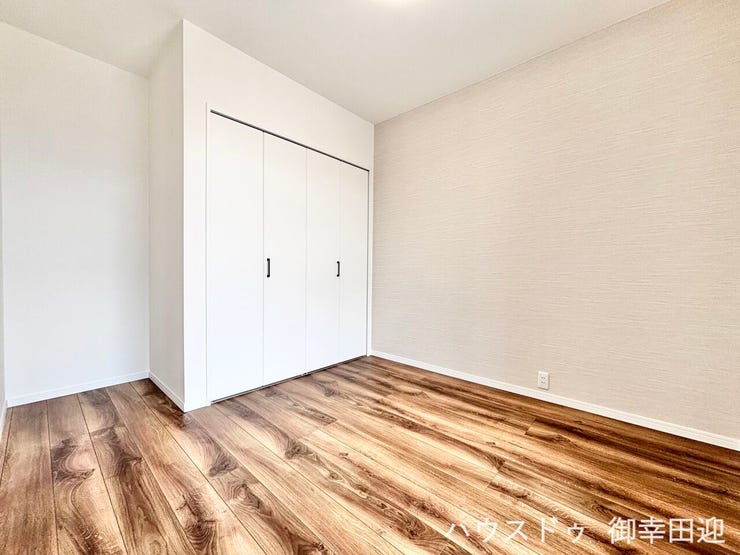 ■2階5.0帖洋室■寝室、書斎、趣味の部屋。家族の成長やライフスタイルに合わせ、様々な使い方ができる快適な空間です。