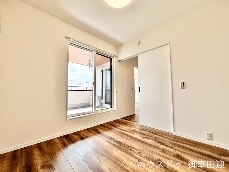 ■2階5.0帖洋室■寝室、書斎、趣味の部屋。家族の成長やライフスタイルに合わせ、様々な使い方ができる快適な空間です。