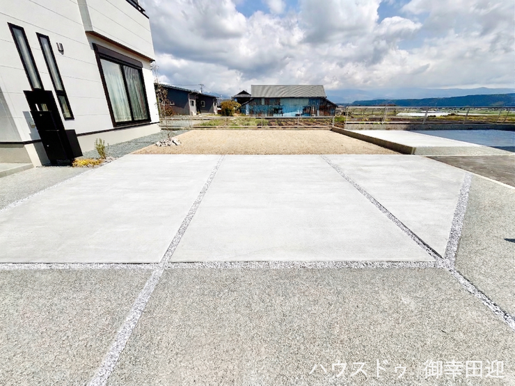 ■車と趣味の幅が広がる場所■単なる駐車スペースではない、洗車やタイヤ交換、DIYにも使える多目的な屋外スペースです。