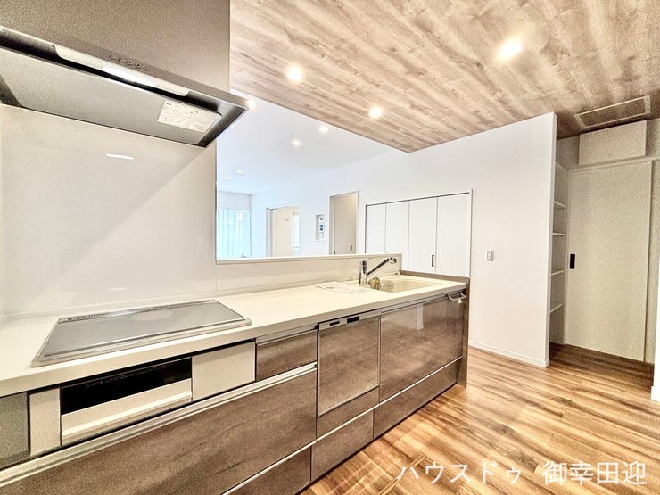 ■家族の「美味しい」が集まる舞台■高い機能性と美しいデザインを両立。料理する人も、待つ人も、笑顔になれる場所です。