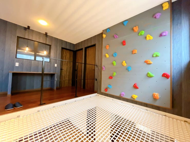 吹抜けにボルタリング&ハンモック◎