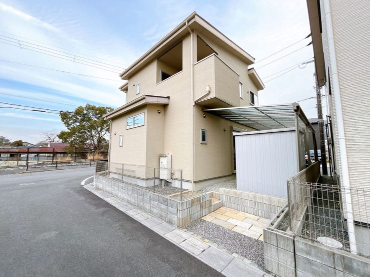 あたたかな陽が差し込む日当り良好の立地です。