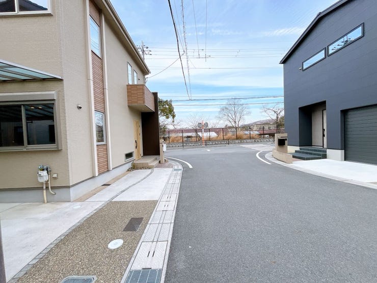 公園の多い地域です。お気に入りの家から足を少し伸ばして、お散歩などでゆったり過ごす時間も有意義です。