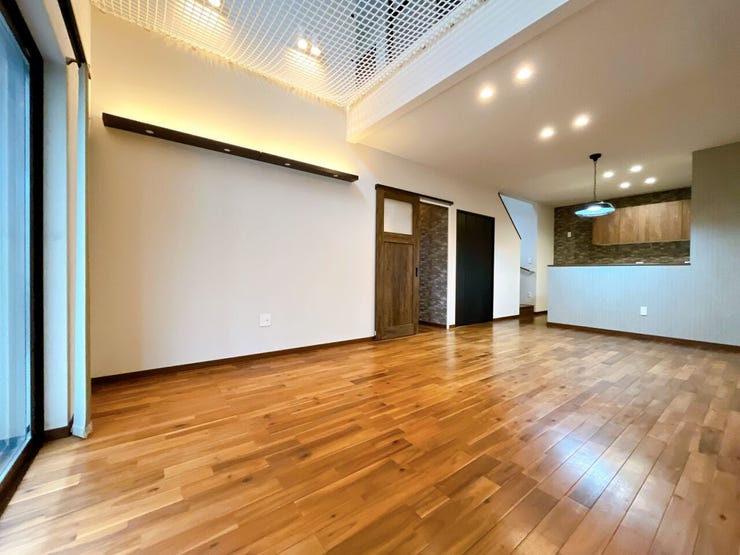 優しい色合いの室内です。
統一感があり、空間がより広く感じられます。