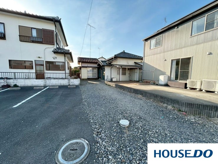 道路から一歩奥へ入った場所にある、プライベート感満載の立地!