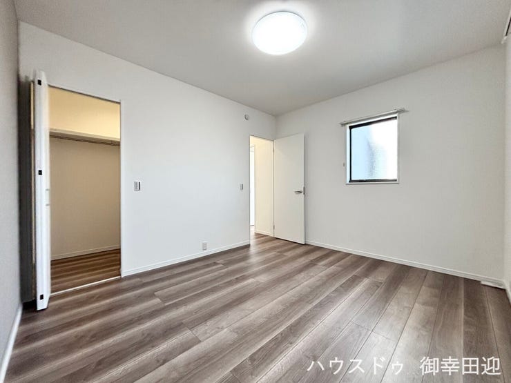 ■2階7帖洋室■心からリラックスできる静けさ、上質な眠りで、毎日をリセットします。明日への活力を養う空間です。