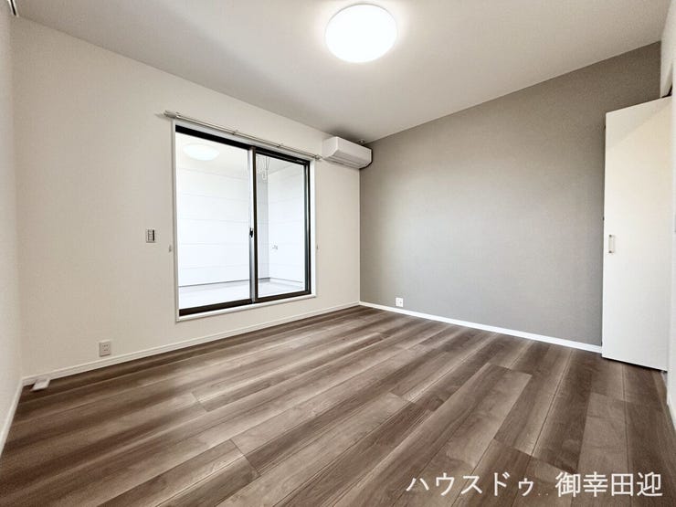 ■2階7帖洋室■心からリラックスできる静けさ、上質な眠りで、毎日をリセットします。明日への活力を養う空間です。