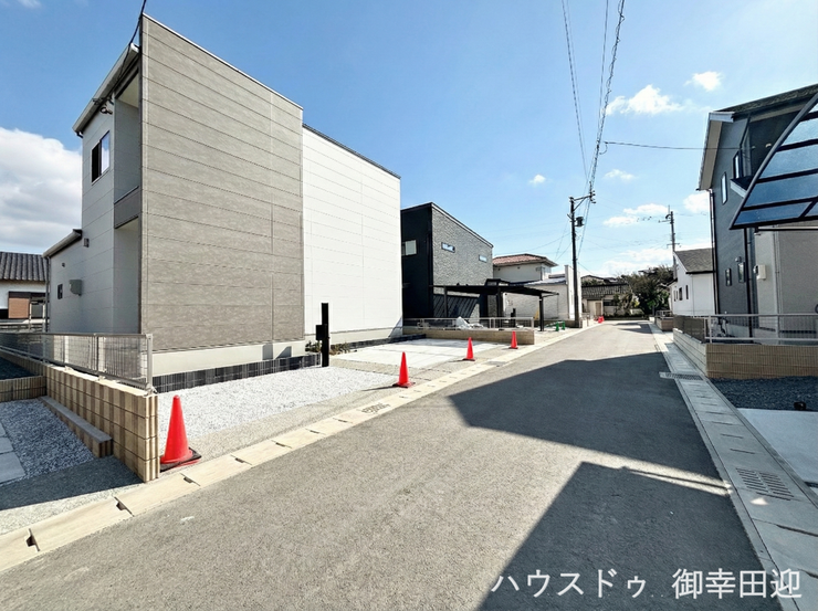 ■理想を叶える新しい暮らしの舞台■高いデザイン性と機能性を兼ね備えた住まい。ここで、家族の新しい物語が始まります。