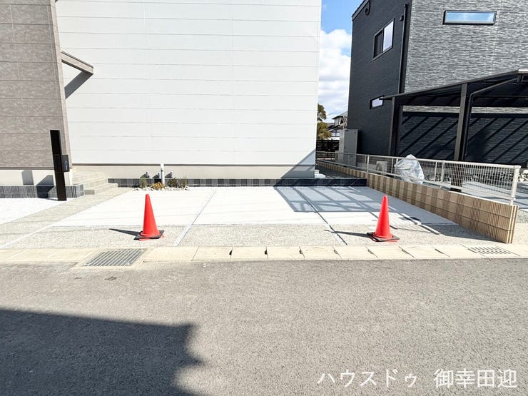 ■車と趣味の幅が広がる場所■単なる駐車スペースではない、洗車やタイヤ交換、DIYにも使える多目的な屋外スペースです。