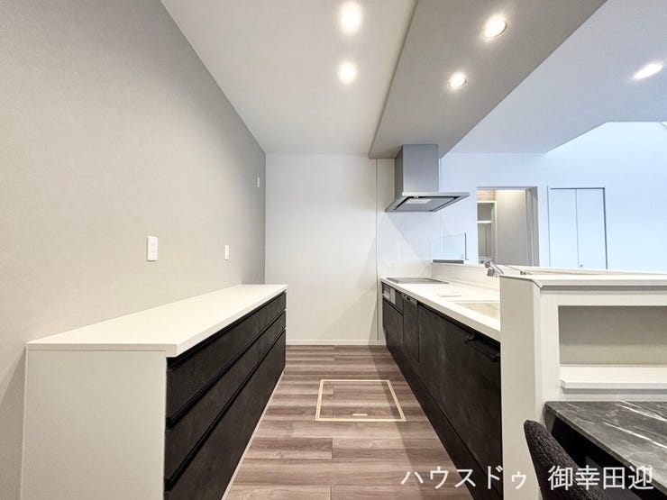 ■家族の「美味しい」が集まる舞台■高い機能性と美しいデザインを両立。料理する人も、待つ人も、笑顔になれる場所です。