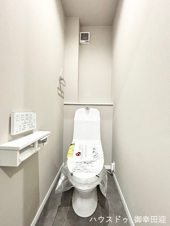 ■一人になれる安らぎの場所■清潔さと静けさを両立した空間。心落ち着くひとときを過ごせる、プライベートなレストルームです。