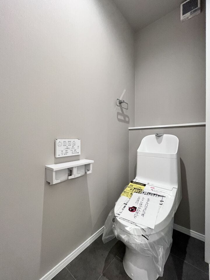 ■一人になれる安らぎの場所■清潔さと静けさを両立した空間。心落ち着くひとときを過ごせる、プライベートなレストルームです。