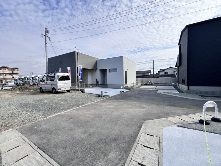 ■理想を叶える新しい暮らしの舞台■高いデザイン性と機能性を兼ね備えた住まい。ここで、家族の新しい物語が始まります。