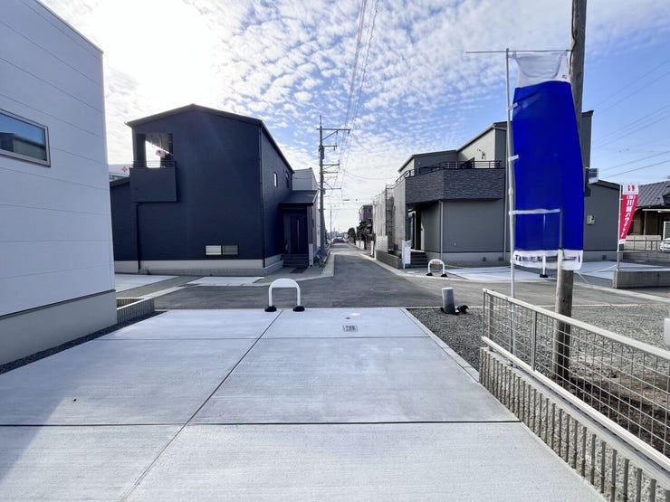 ■車と趣味の幅が広がる場所■単なる駐車スペースではない、洗車やタイヤ交換、DIYにも使える多目的な屋外スペースです。