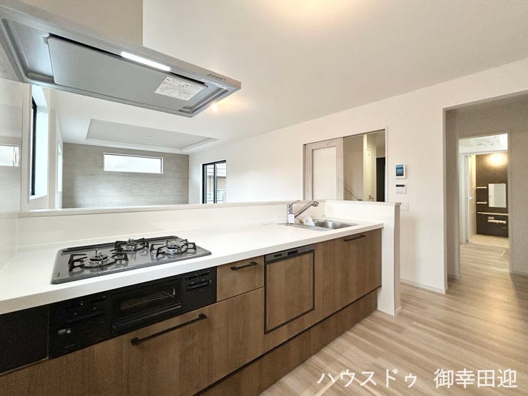 ■家族の「美味しい」が集まる舞台■高い機能性と美しいデザインを両立。料理する人も、待つ人も、笑顔になれる場所です。