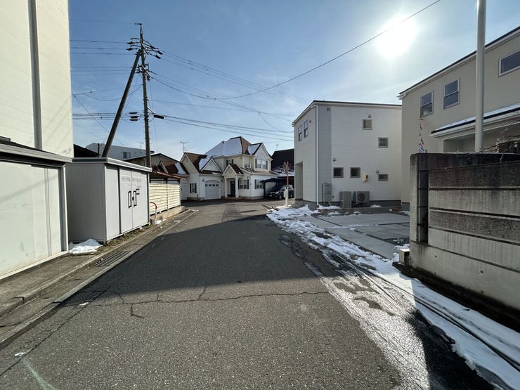 前面道路(西から東)