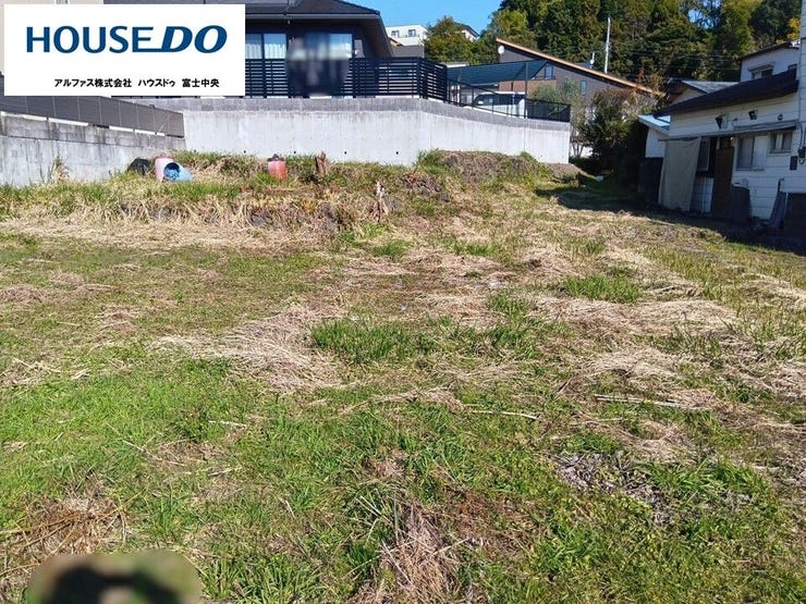 【外観】
広々敷地134坪