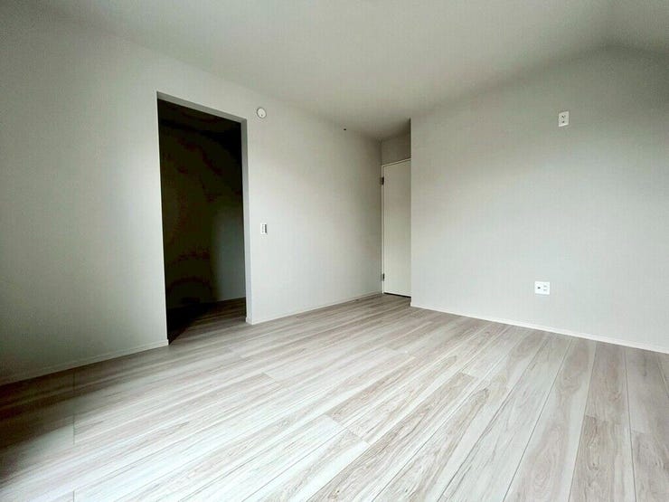 【Bedroom】主寝室や子ども部屋、在宅ワークにも使える洋室。暮らしに合わせて自由にレイアウトできます。