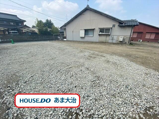 【外観】
約65.05坪の整形地。角地となり設計もしやすそうですね。建築条件なしの土地で、お好きなハウスメーカー等での建築が可能。工務店等のご紹介も可能です。