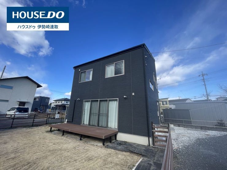 【外観】
青空に映えるデザイン♪