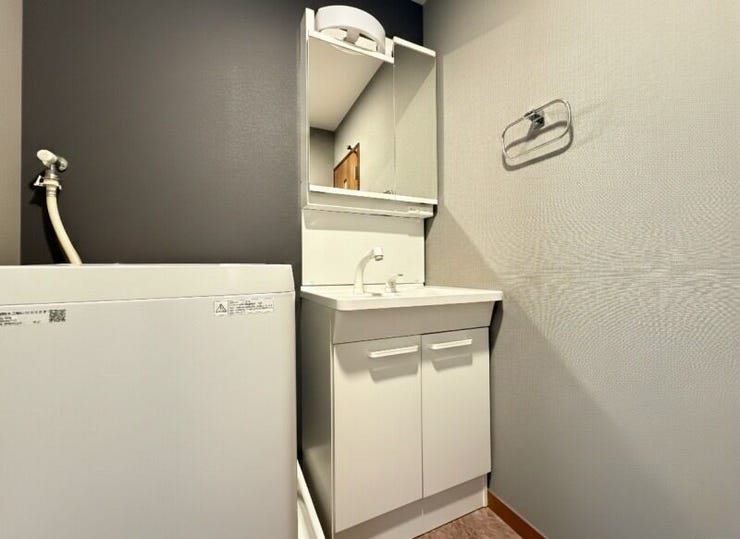 【Washroom】※ツールにて家具を削除しております。
収納スペースバッチリ!洗面スペースも広く、ノンストレスな支度時間を過ごすことができますね^