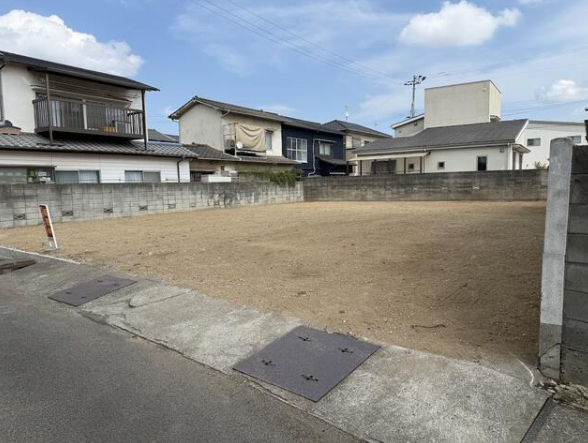 【外観】
現地写真 【撮影月:2025年8月】