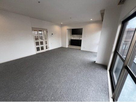 【リビング】
R7.10月カーペット張替え