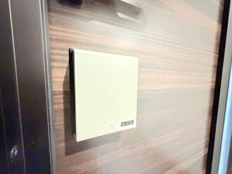 ◎スマートキー:A号棟(7/7撮影)
玄関ドアはスマートコントロールキー搭載です。手荷物が多いときは、簡単に開けられるので便利です!