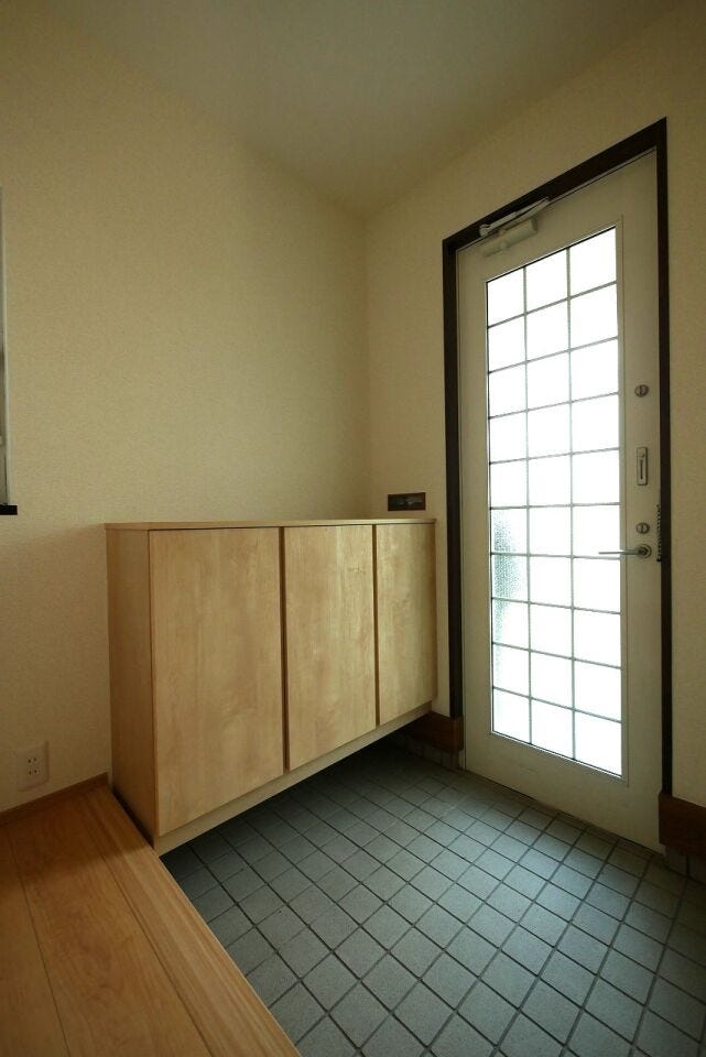 家族の靴を整理しやすい玄関収納