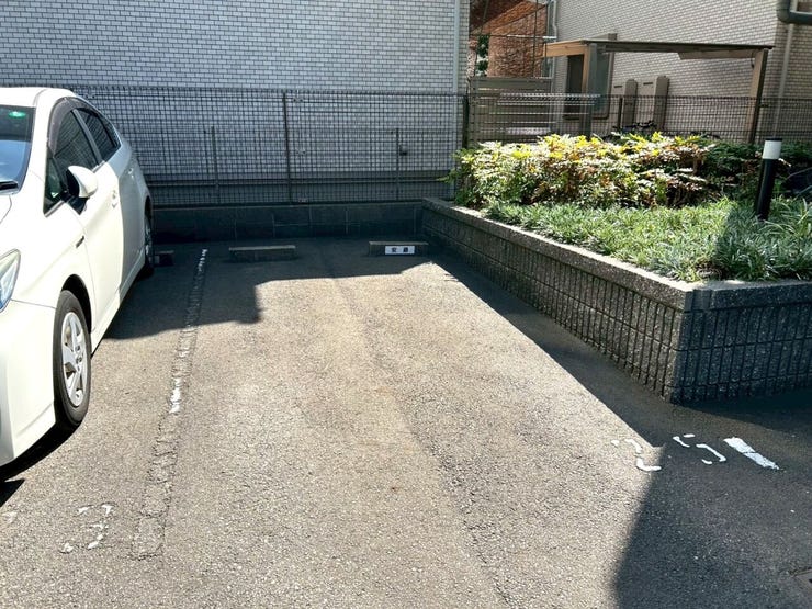 角駐車場につき隣人トラブルも軽減されます♪
駐車場承継可◎