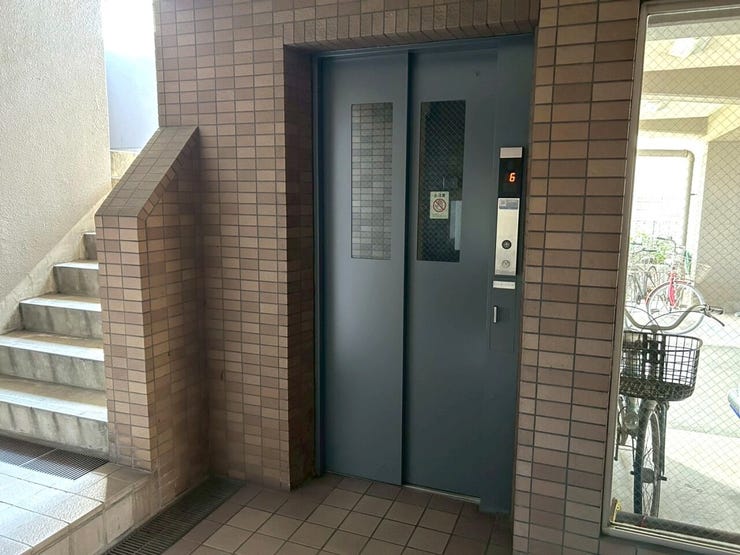 エレベーターがついており、お子様連れでもストレスなく生活できますね♪