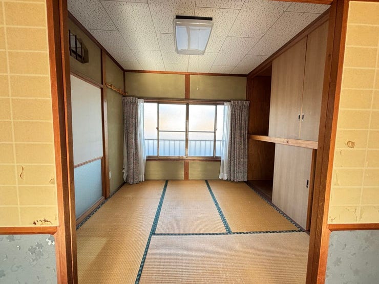 【2F 北東和室】
4.5帖
〇押入